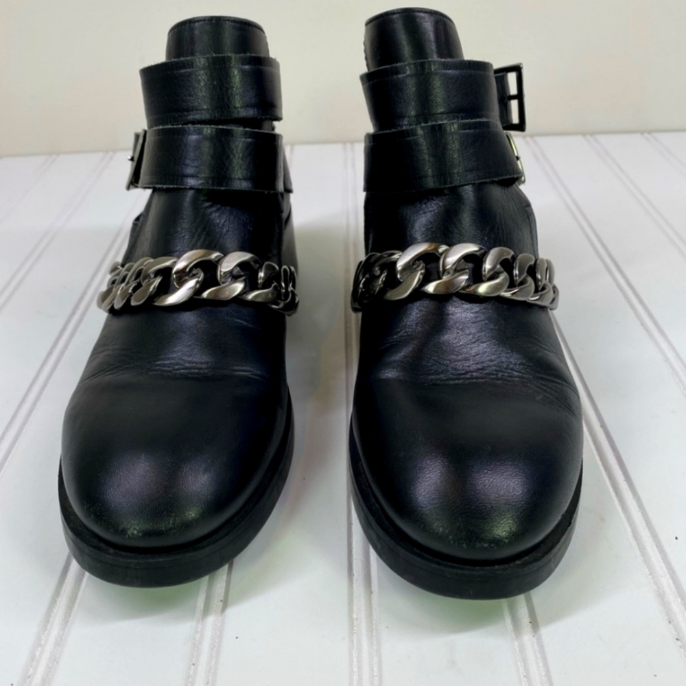 Zara chained boots